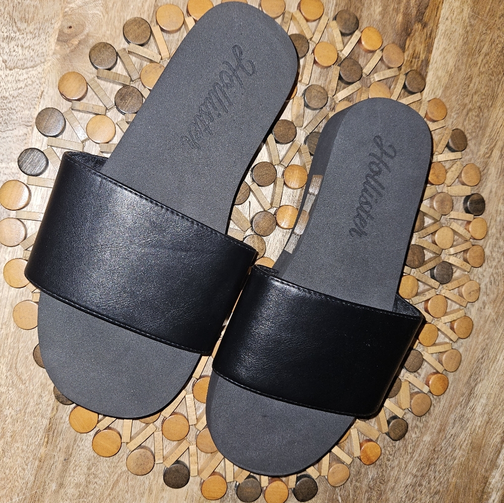 Hollister Slides